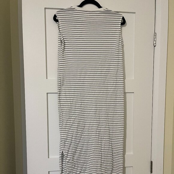 Old Navy White& Navy Stripe Maxi Dress - Picture 2 of 4
